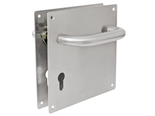 PAR PLACAS 15 X 15 CON MANILLA 810 INOX 304 Y PERFORACION LLAVE SEGURIDAD